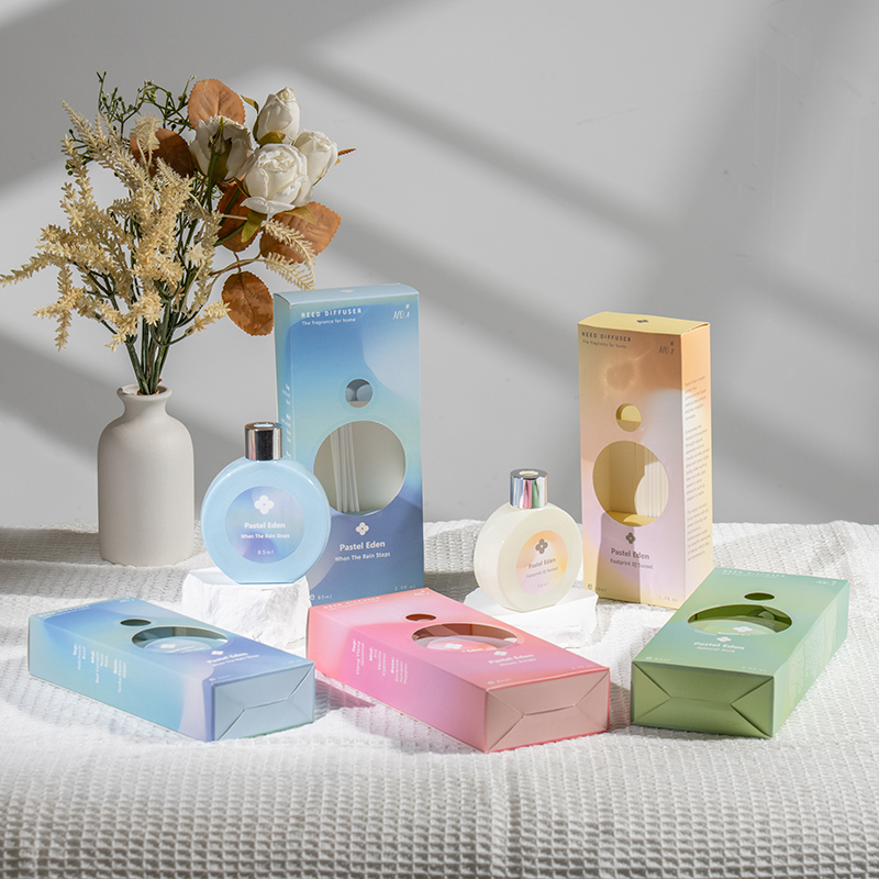 クラシックな香水瓶ホームフレグランス-ホームフレグランス