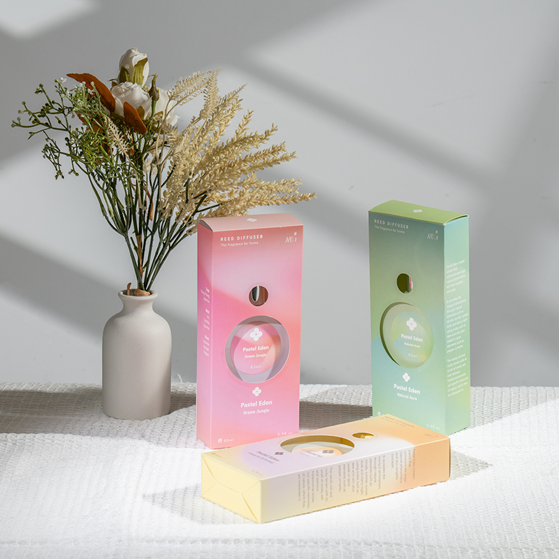 クラシックな香水瓶ホームフレグランス-ホームフレグランス