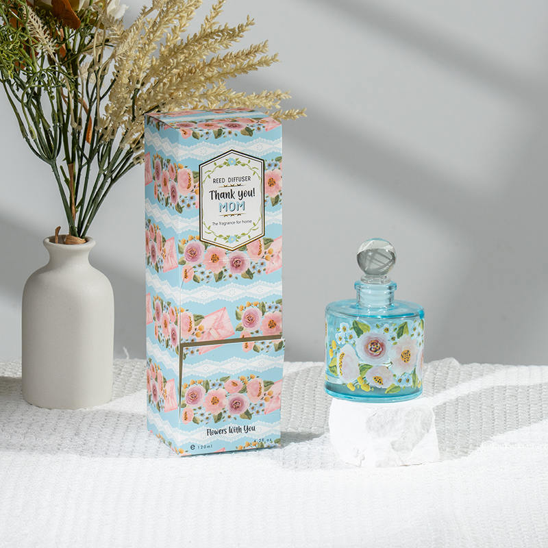 母の日のエレガントな丸いガラスボトルのリードディフューザー