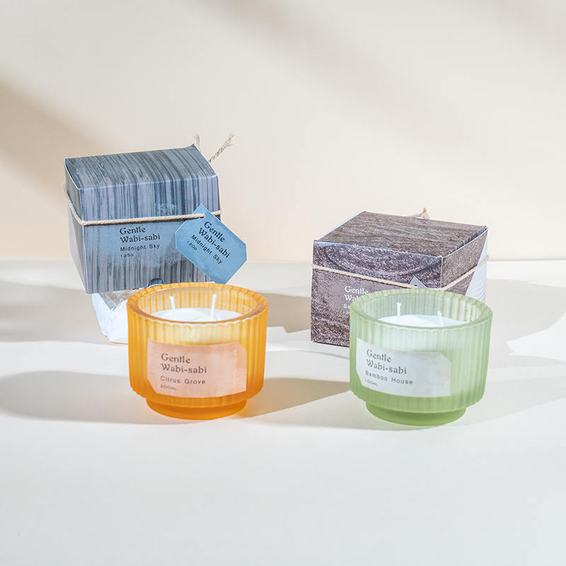 縦ストライプの丸いガラスのキャンドルカップの香りのキャンドル - エコソイワックスキャンドルベンダー