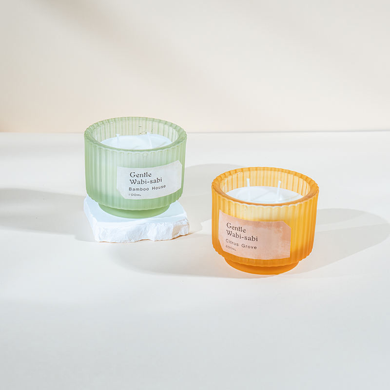 縦ストライプの丸いガラスのキャンドルカップの香りのキャンドル - エコソイワックスキャンドルベンダー