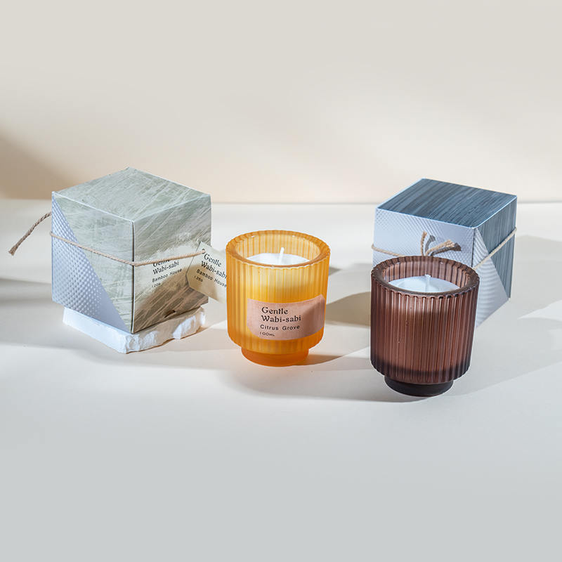 縦ストライプの丸いガラスのキャンドルカップの香りのキャンドル - エコソイワックスキャンドルベンダー