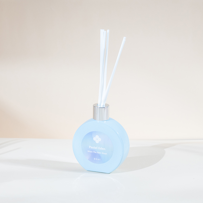 クラシックな香水瓶ホームフレグランス-ホームフレグランス