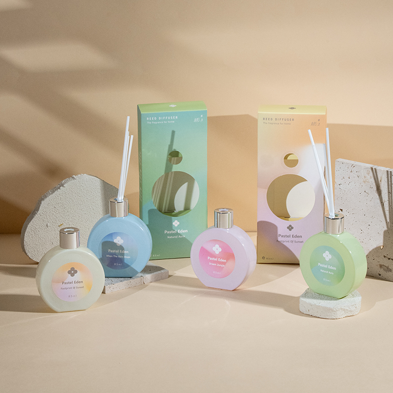 クラシックな香水瓶ホームフレグランス-ホームフレグランス