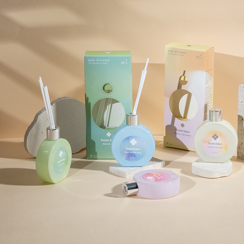 クラシックな香水瓶ホームフレグランス-ホームフレグランス