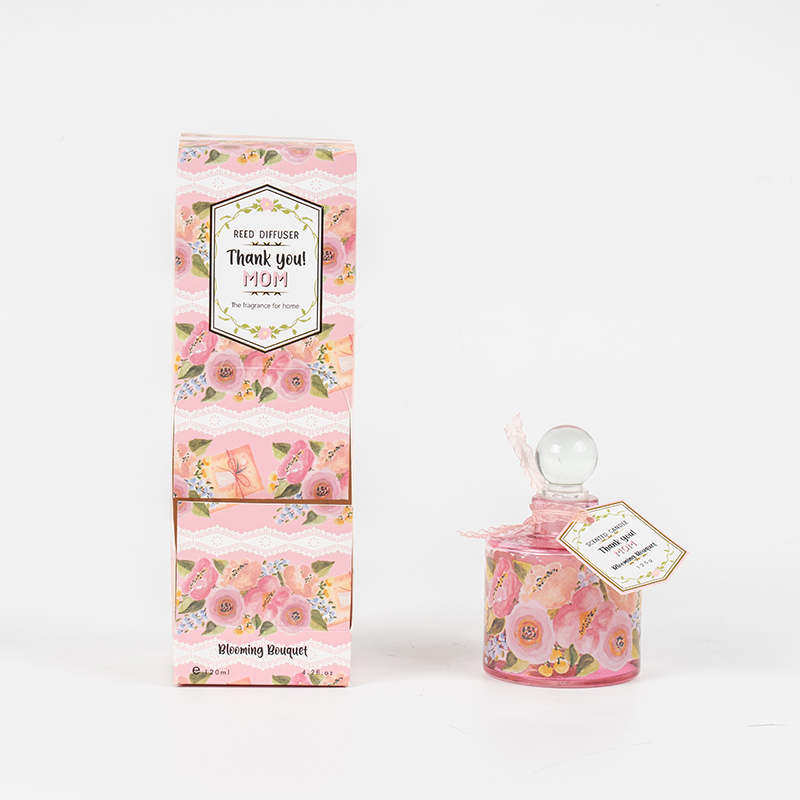 母の日のエレガントな丸いガラスボトルのリードディフューザー